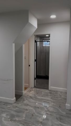 49 Gladys Street, Lindenhurst, NY 11757