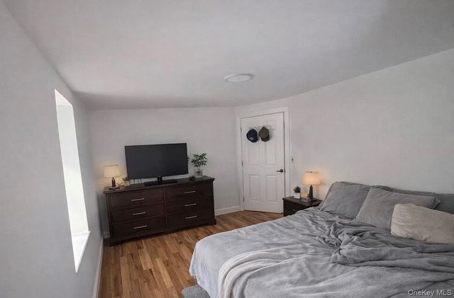 49 Gladys Street, Lindenhurst, NY 11757