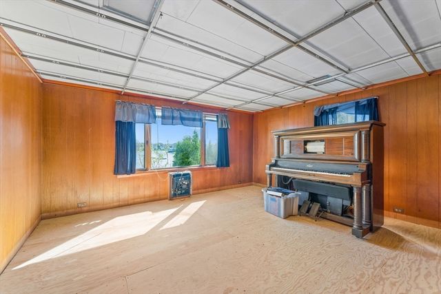 90 Water St, Danvers, MA 01923