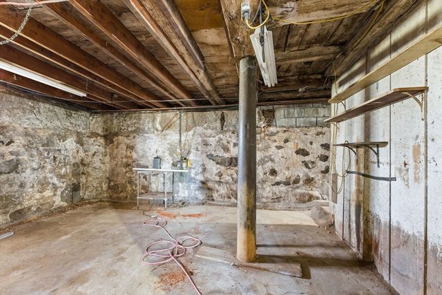 90 Water St, Danvers, MA 01923