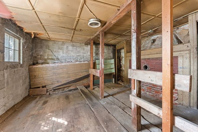 90 Water St, Danvers, MA 01923