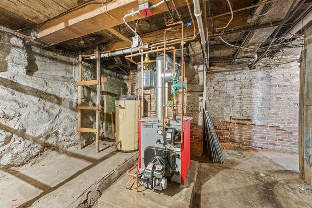 90 Water St, Danvers, MA 01923