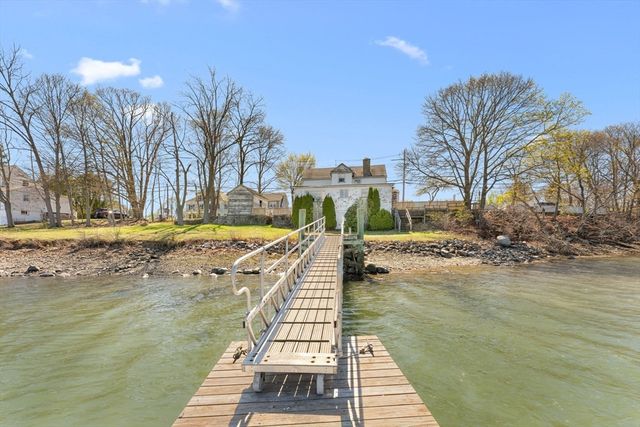 90 Water St, Danvers, MA 01923