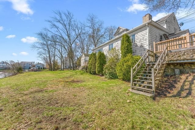 90 Water St, Danvers, MA 01923