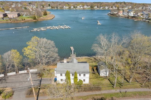 90 Water St, Danvers, MA 01923