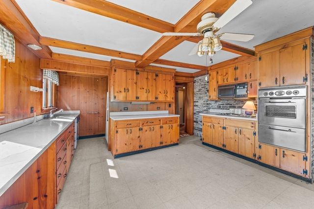 90 Water St, Danvers, MA 01923