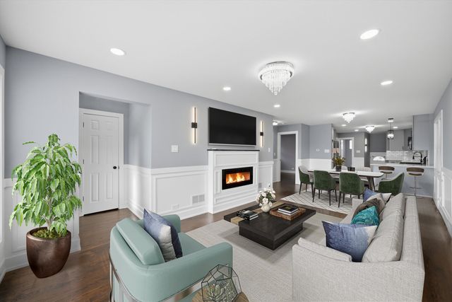 8243 S Wabash Avenue, Chicago, IL 60619