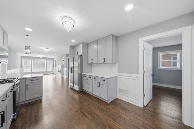 8243 S Wabash Avenue, Chicago, IL 60619