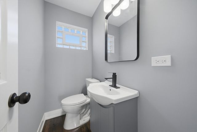 8243 S Wabash Avenue, Chicago, IL 60619