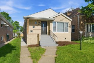 8243 S Wabash Avenue, Chicago, IL 60619