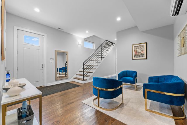 2437 W Jackson Boulevard, Chicago, IL 60612