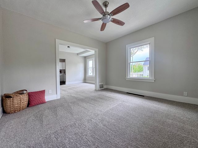 2038 N Myrtle Street, Davenport, IA 52804