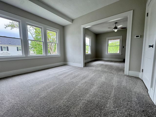 2038 N Myrtle Street, Davenport, IA 52804