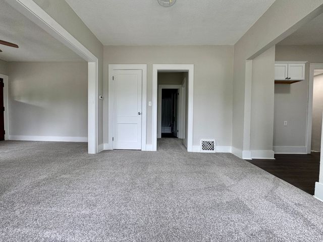 2038 N Myrtle Street, Davenport, IA 52804