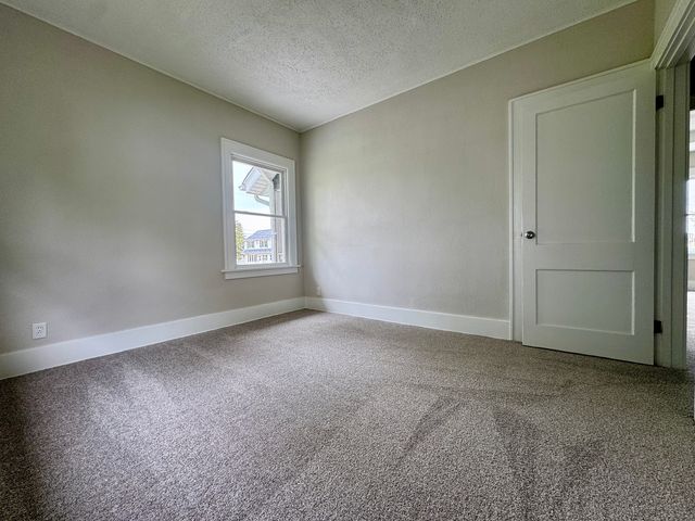 2038 N Myrtle Street, Davenport, IA 52804
