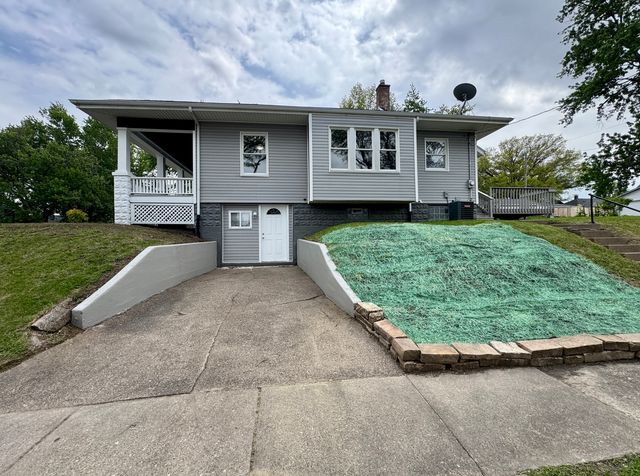 2038 N Myrtle Street, Davenport, IA 52804