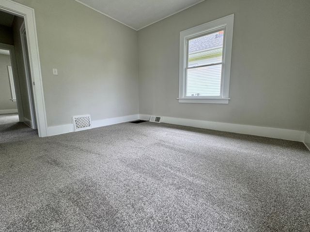 2038 N Myrtle Street, Davenport, IA 52804