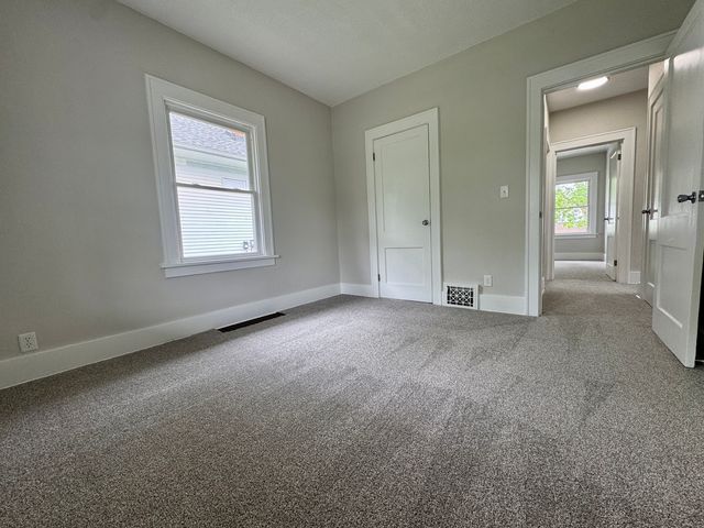 2038 N Myrtle Street, Davenport, IA 52804
