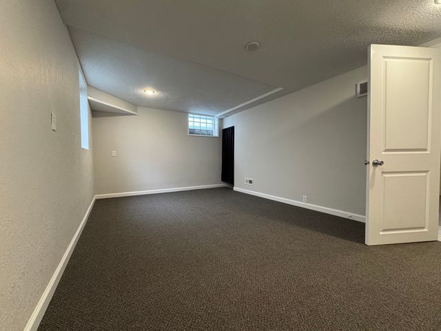 2038 N Myrtle Street, Davenport, IA 52804