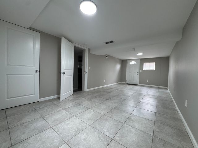 2038 N Myrtle Street, Davenport, IA 52804