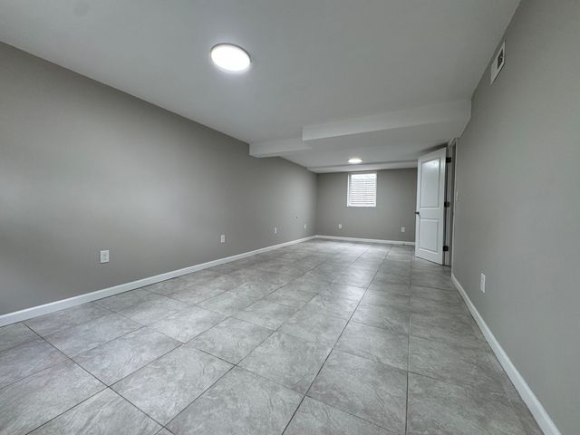2038 N Myrtle Street, Davenport, IA 52804