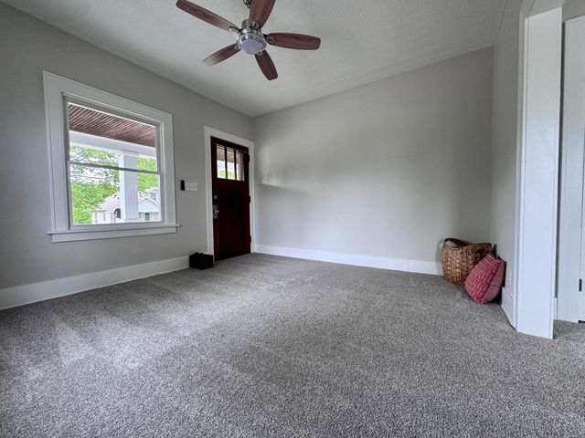 2038 N Myrtle Street, Davenport, IA 52804