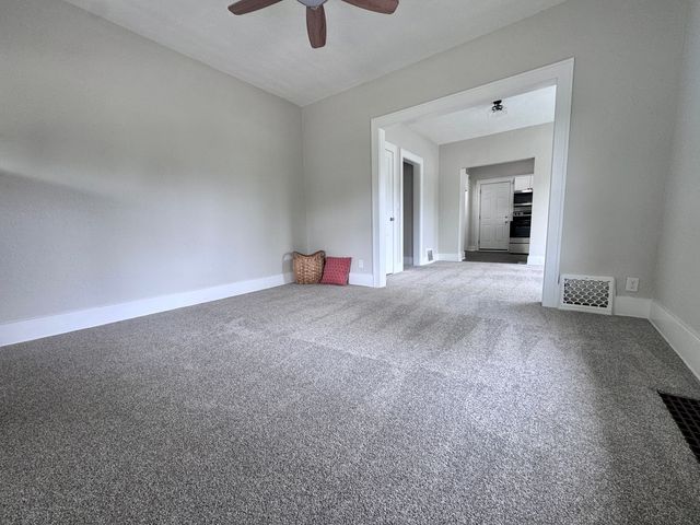 2038 N Myrtle Street, Davenport, IA 52804