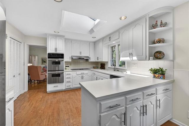 2910 W 66th Terrace, Mission Hills, KS 66208