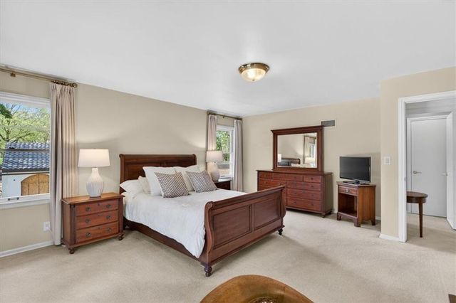 2910 W 66th Terrace, Mission Hills, KS 66208