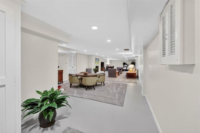 2910 W 66th Terrace, Mission Hills, KS 66208