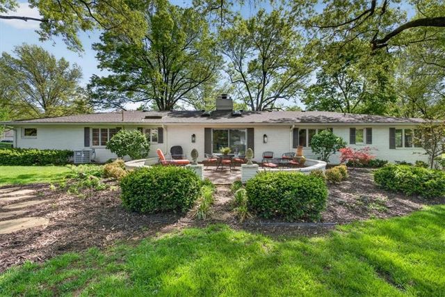 2910 W 66th Terrace, Mission Hills, KS 66208