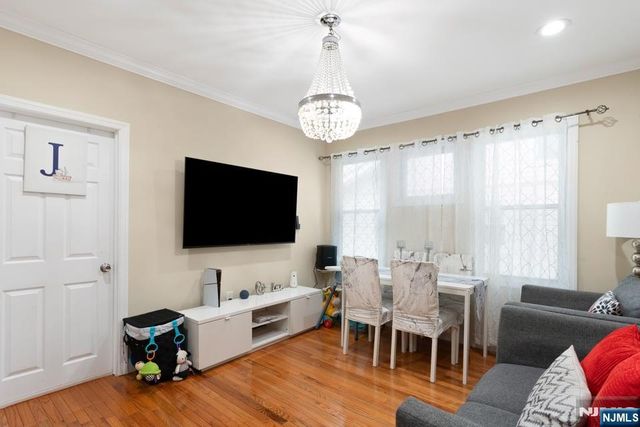 89 6th Street, Clifton, NJ 07011