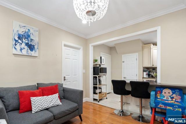 89 6th Street, Clifton, NJ 07011