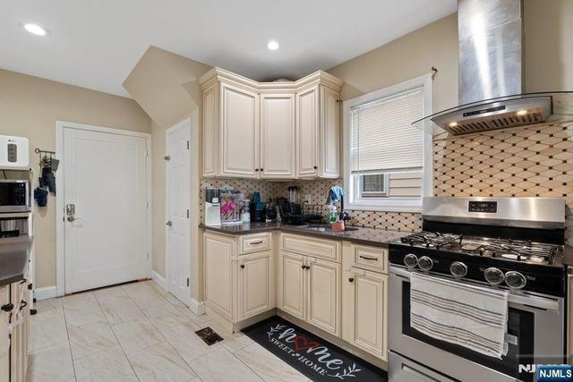 89 6th Street, Clifton, NJ 07011