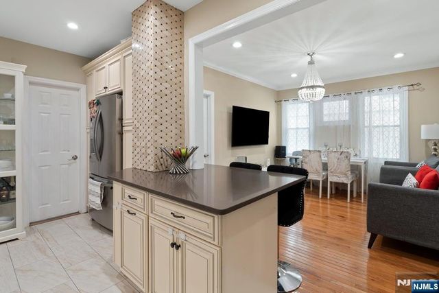 89 6th Street, Clifton, NJ 07011