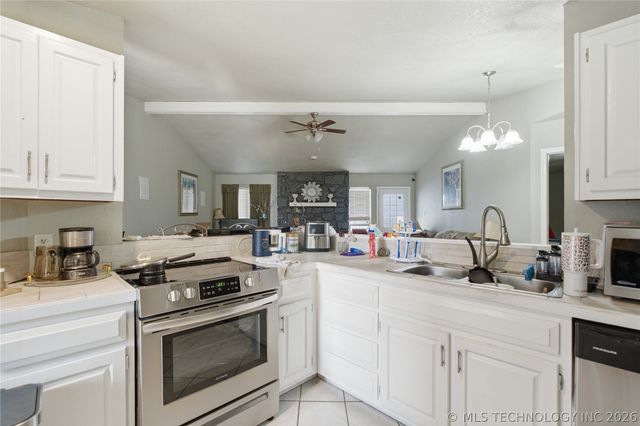 1917 N Desert Palm Avenue, Broken Arrow, OK 74012