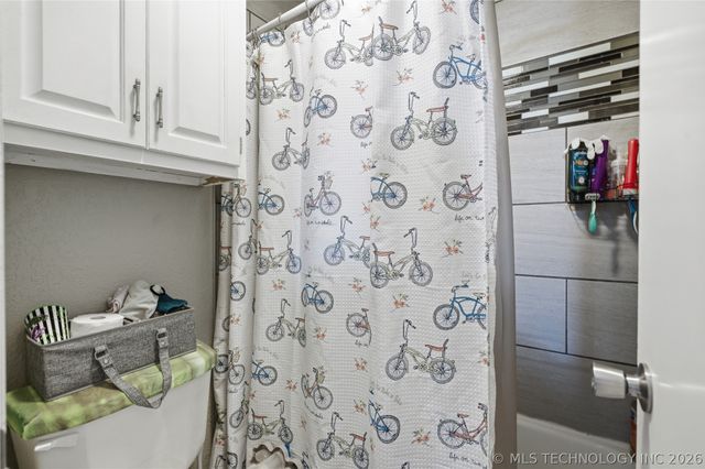 1917 N Desert Palm Avenue, Broken Arrow, OK 74012