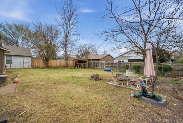 1917 N Desert Palm Avenue, Broken Arrow, OK 74012