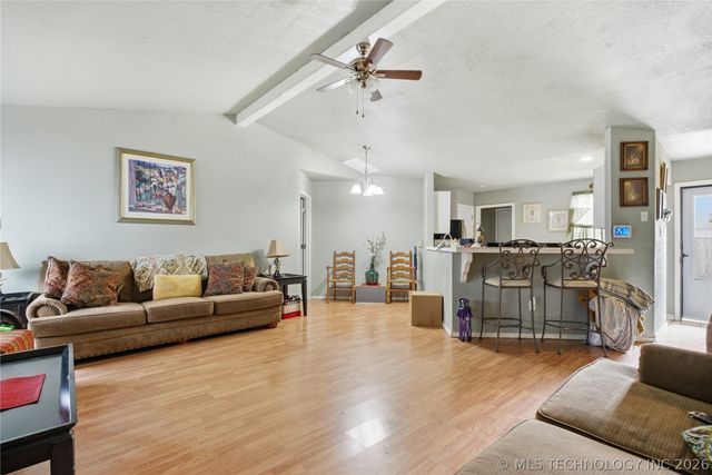 1917 N Desert Palm Avenue, Broken Arrow, OK 74012