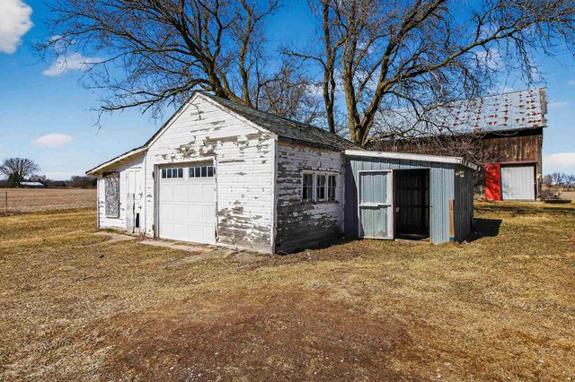 1941 E River Road, Mount Pleasant, MI 48858