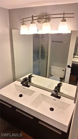 160 Turtle Lake CT 204, Naples, FL 34105