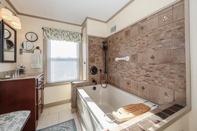 11 Richmond Street, Littleton, NH 03561