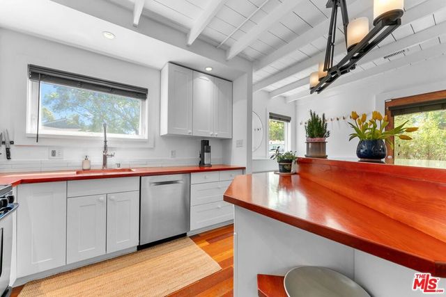 11376 Matteson Avenue, Los Angeles, CA 90066