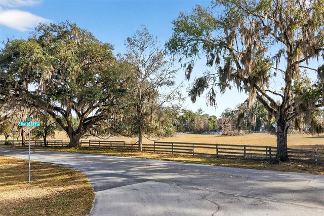 8989 S GREAT OAKS DRIVE, Floral City, FL 34436