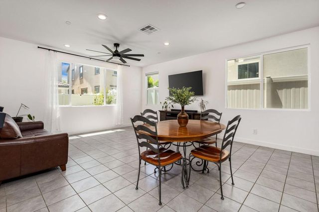 76333 Oxford Lane, Palm Desert, CA 92211