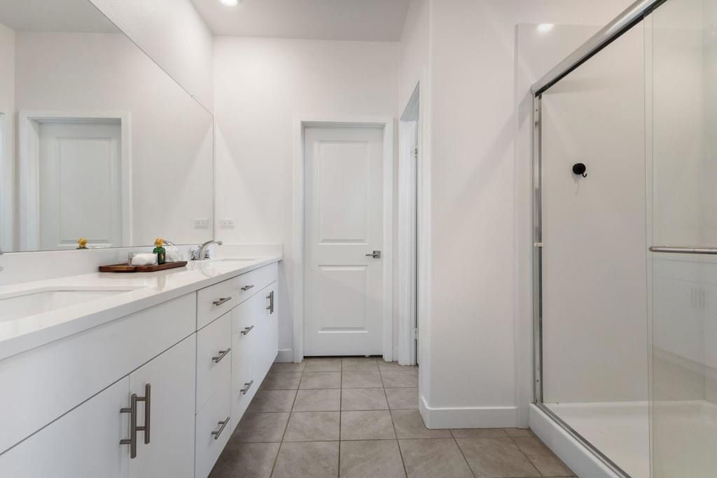 Image 15 of property listing at 76333 Oxford Lane, Palm Desert, CA 92211