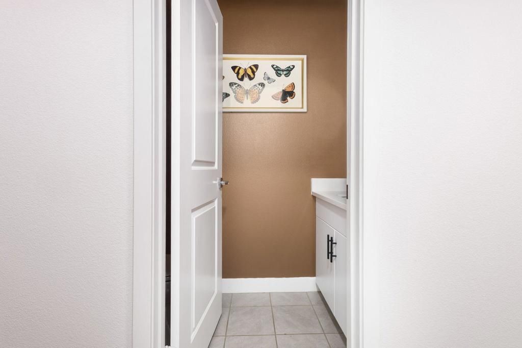 Image 4 of property listing at 76333 Oxford Lane, Palm Desert, CA 92211