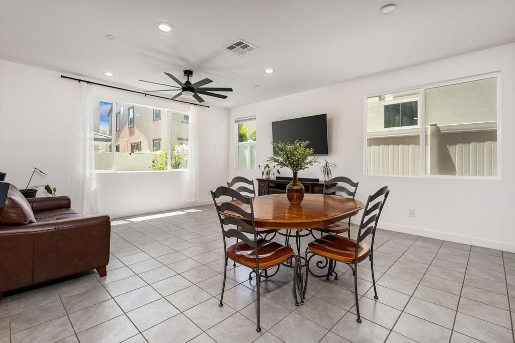 Image 8 of property listing at 76333 Oxford Lane, Palm Desert, CA 92211