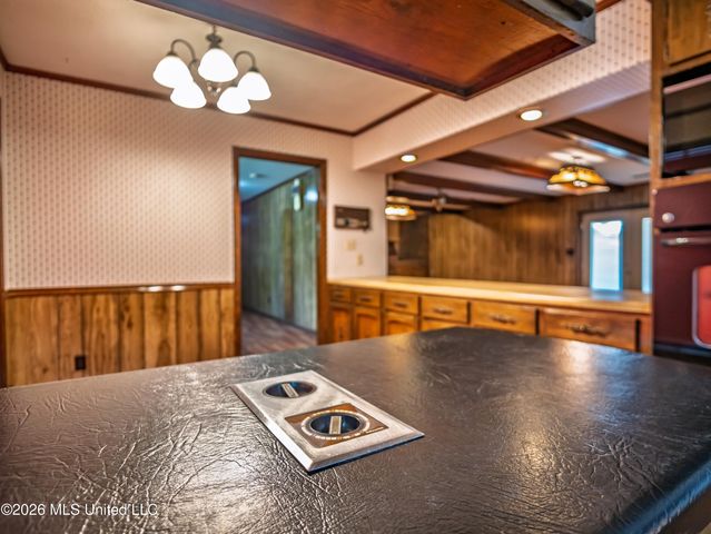 5042 Dummyline Road, Batesville, MS 38606