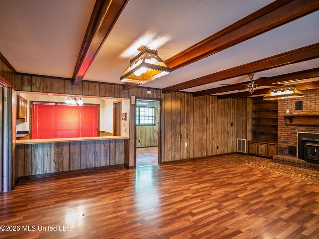 5042 Dummyline Road, Batesville, MS 38606